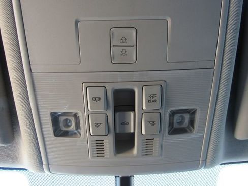 Used 2022 Volkswagen Atlas SE w/ Panoramic Sunroof Package image 57