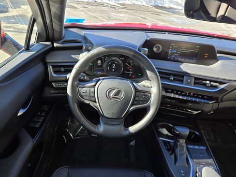Used 2022 Lexus UX 250h w/ Premium Package image 11