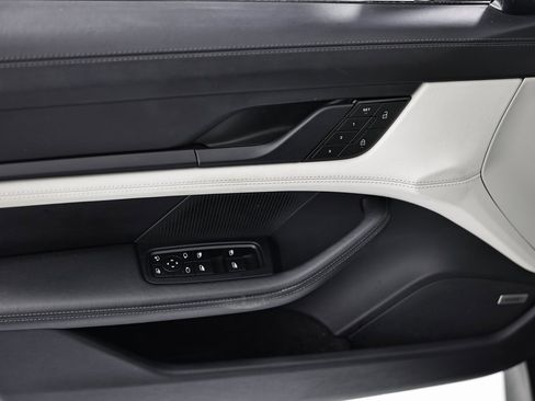 Certified 2024 Porsche Taycan image 17