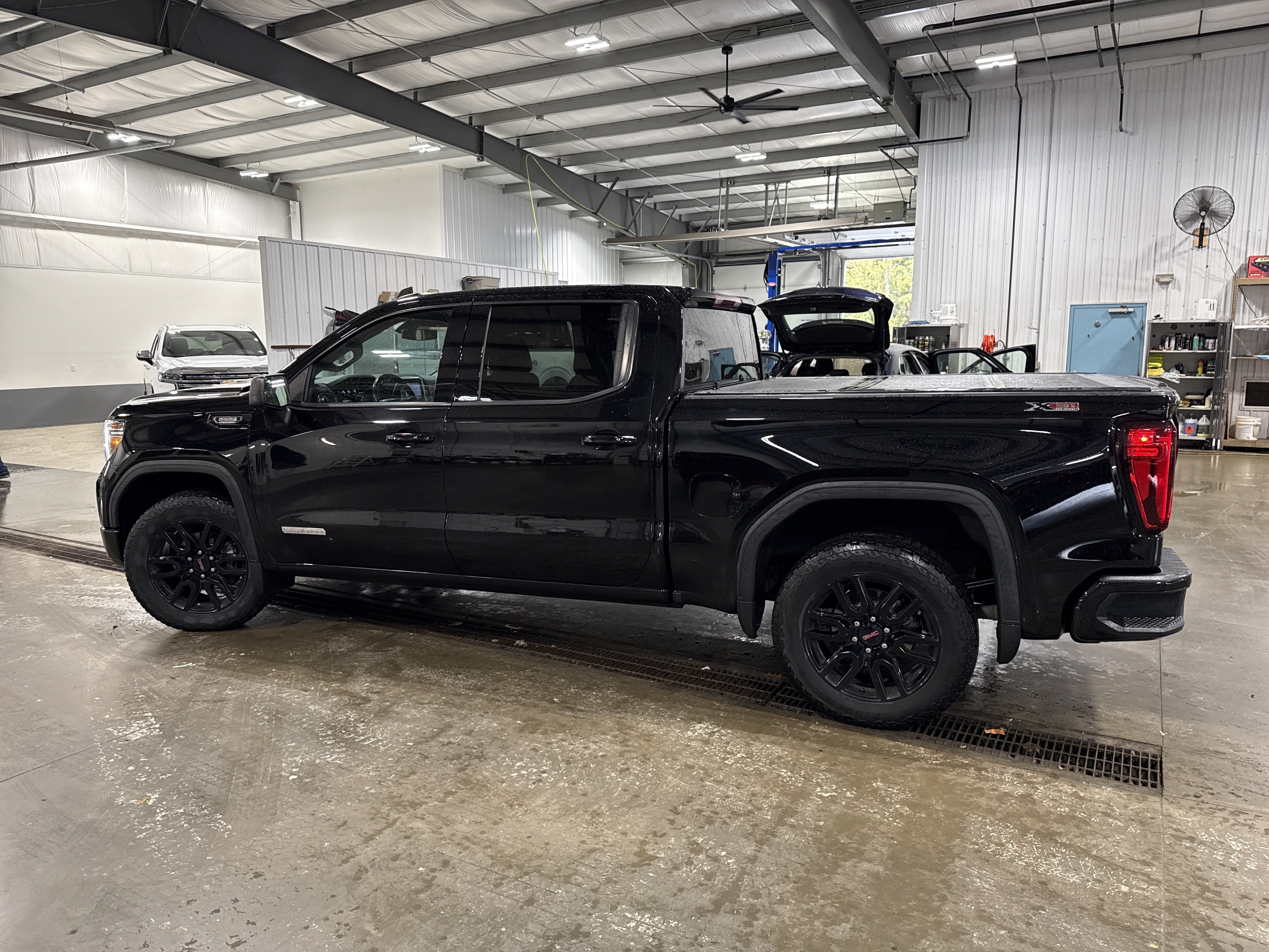 Used 2021 GMC Sierra 1500 Elevation w/ X31 Off-Road Package AWD/4WD image 5
