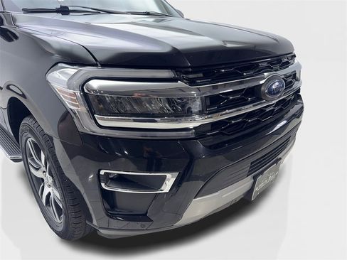 Used 2022 Ford Expedition Max Limited image 17
