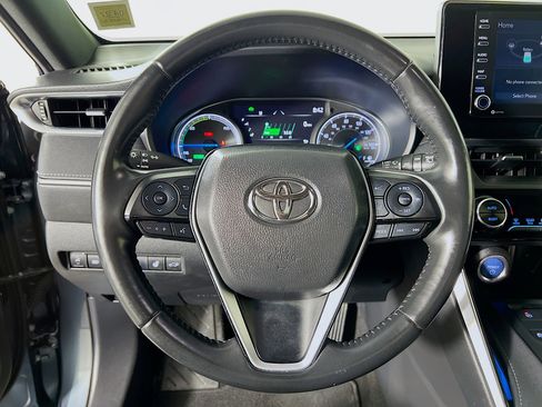 Certified 2021 Toyota Venza XLE w/ Softex Package AWD/4WD image 12