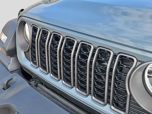 Used 2024 Jeep Wrangler Sport S image 13