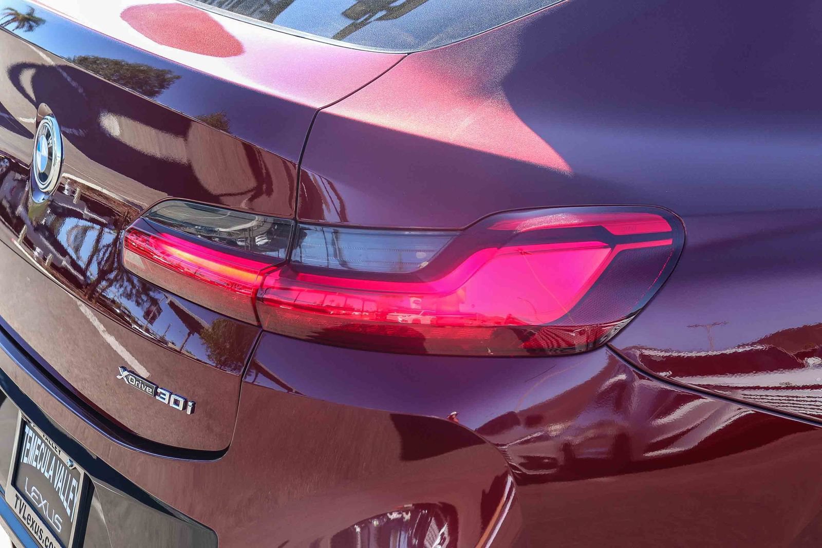 Used 2022 BMW X4 xDrive30i w/ M Sport Package 2 AWD/4WD image 8