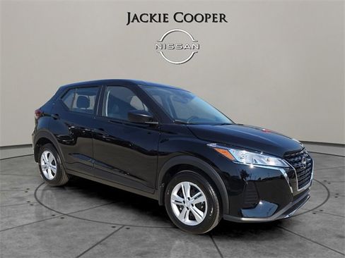 New 2025 Nissan Kicks Play S image 7