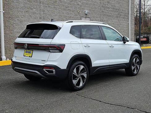New 2026 Volkswagen Taos SE AWD/4WD image 6