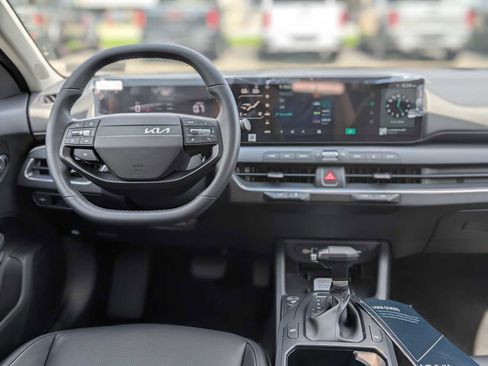 New 2026 Kia K4 EX FWD image 5