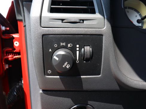 Used 2009 Dodge Challenger R/T RWD image 15