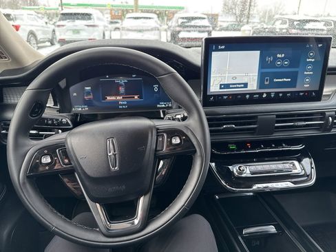 Used 2023 Lincoln Corsair FWD image 8