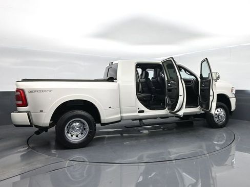 Used 2022 RAM 3500 Laramie AWD/4WD image 71