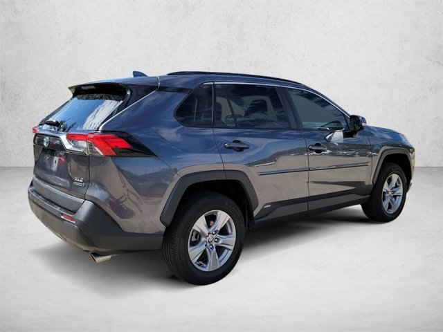 Used 2022 Toyota RAV4 XLE w/ Convenience Package AWD/4WD image 5