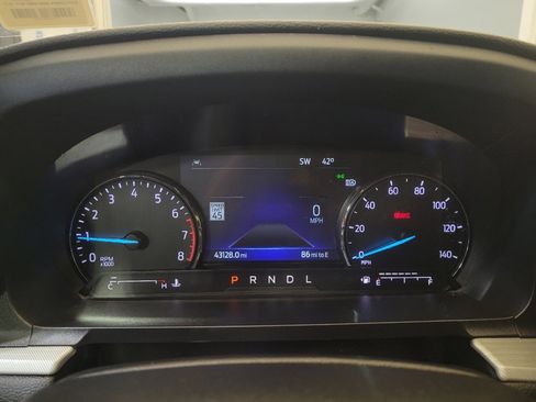 Used 2022 Ford Explorer XLT w/ Equipment Group 202A image 23