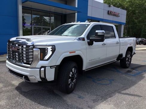 Used 2024 GMC Sierra 2500 Denali w/ Denali Reserve Package AWD/4WD image 2