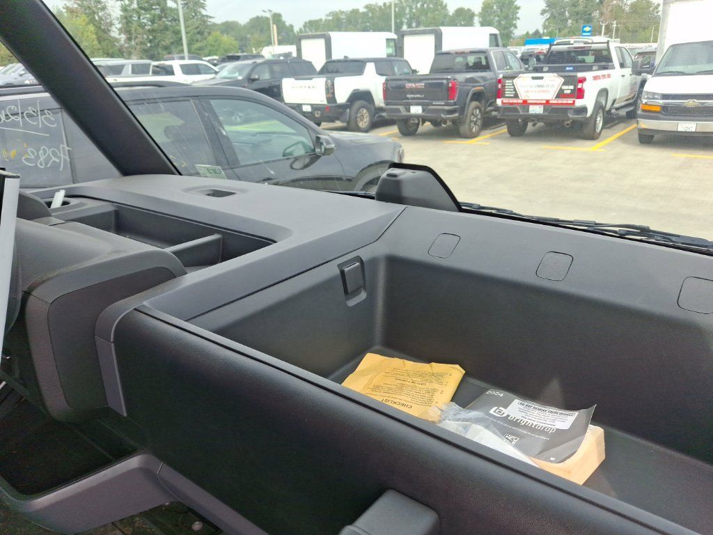 Used 2024 Chevrolet Brightdrop 600 w/ Commercial Equipment Package AWD/4WD image 13