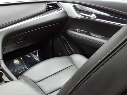 Certified 2023 Cadillac XT5 Premium Luxury image 10