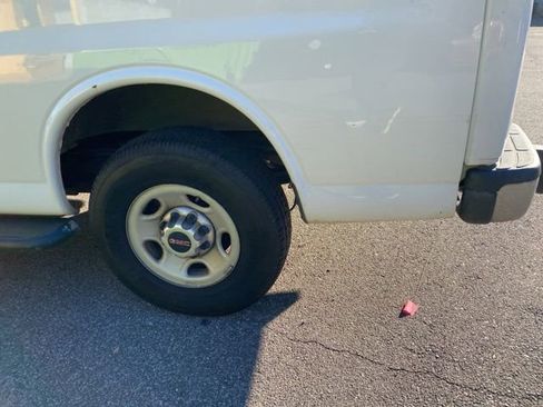 Used 2015 GMC Savana 2500 image 11