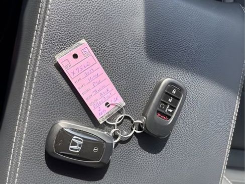 Used 2023 Honda Pilot Touring image 14