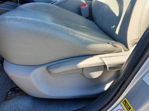 Used 2011 Toyota RAV4 Base image 10