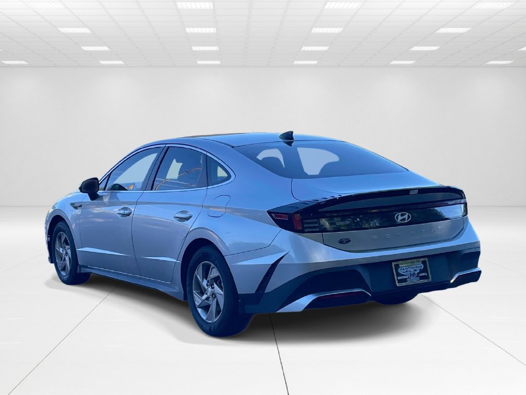Used 2025 Hyundai Sonata SE FWD image 4