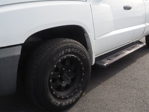 Used 2006 Dodge Dakota ST image 24