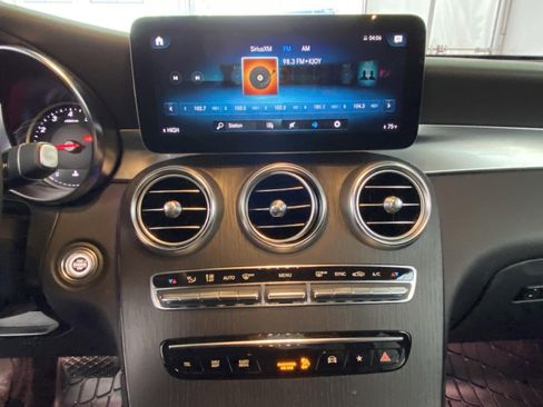 Used 2022 Mercedes-Benz GLC 300 4MATIC image 23