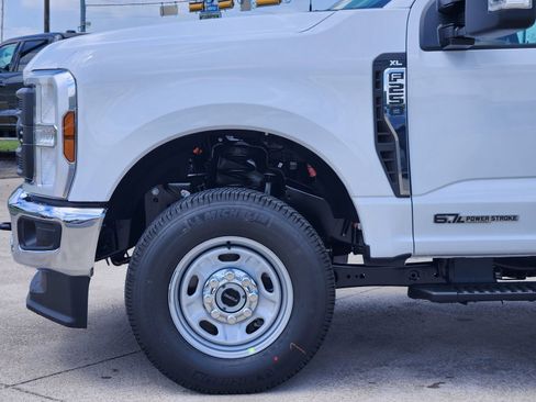 New 2026 Ford F250 4x4 Crew Cab Super Duty image 9