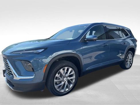 Used 2025 Buick Enclave Preferred image 3