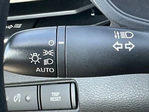 Used 2025 Nissan Altima 2.5 SV FWD image 29