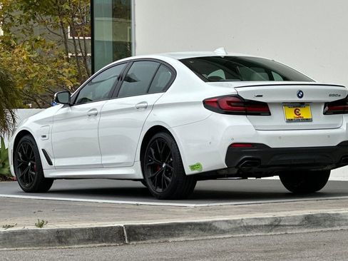 Used 2023 BMW 530e xDrive w/ Executive Package image 5