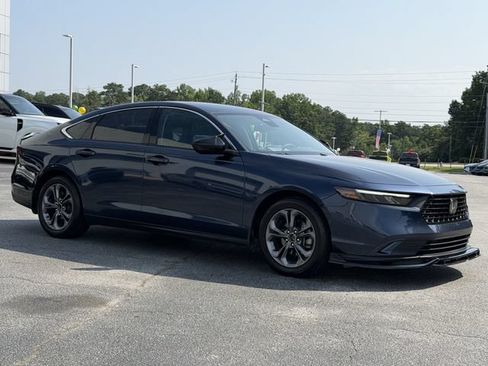 Used 2023 Honda Accord EX image 9