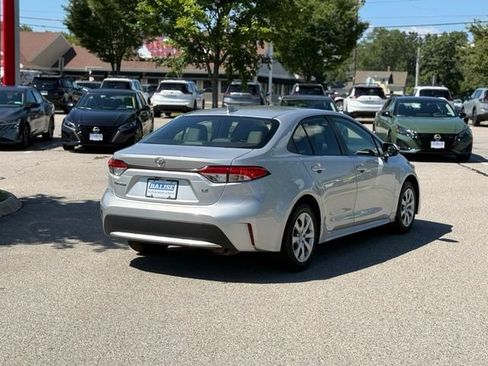 Used 2020 Toyota Corolla LE FWD image 5