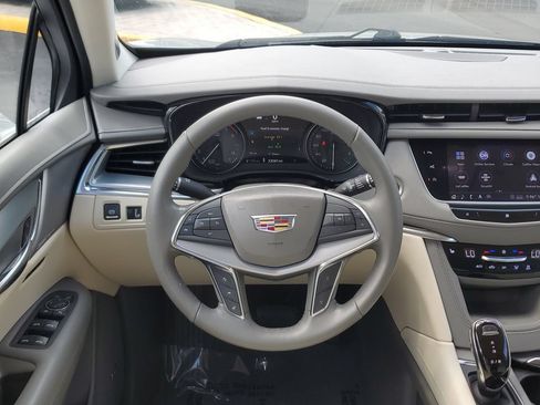 Used 2020 Cadillac XT5 Premium Luxury FWD image 18