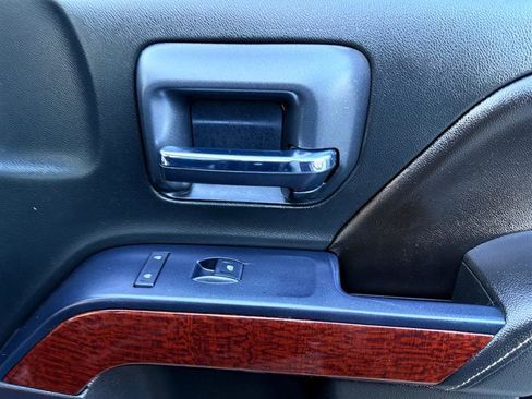 Used 2016 GMC Sierra 1500 SLT w/ Suspension Package, Off-Road image 18