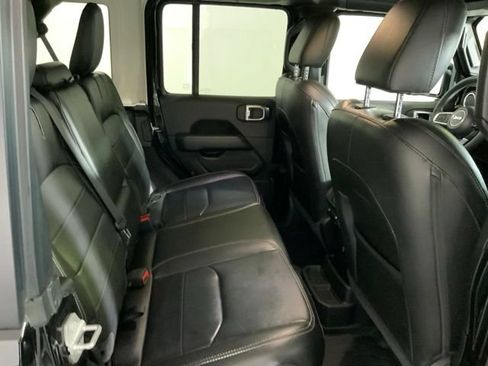 Used 2023 Jeep Wrangler Unlimited Sahara AWD/4WD image 33