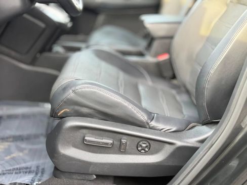 Used 2017 Honda CR-V Touring image 9
