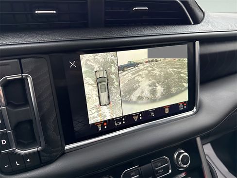 Used 2024 GMC Yukon Denali image 28