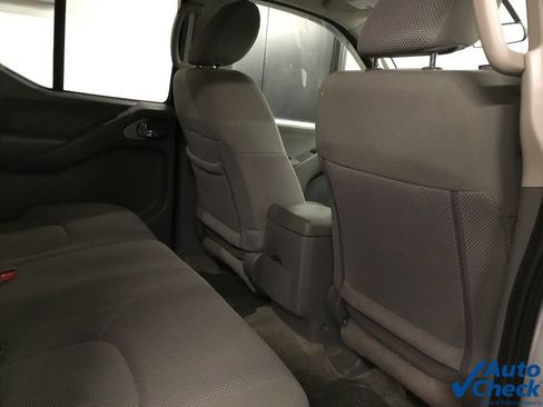 Used 2015 Nissan Frontier SV AWD/4WD image 32