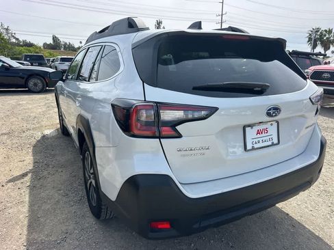 Used 2025 Subaru Outback Premium image 3
