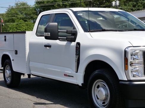 Used 2025 Ford F250 XL RWD image 11