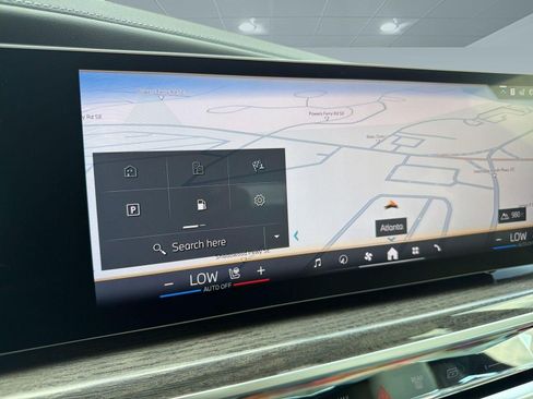 New 2026 BMW 740i w/ Premium Package RWD image 25