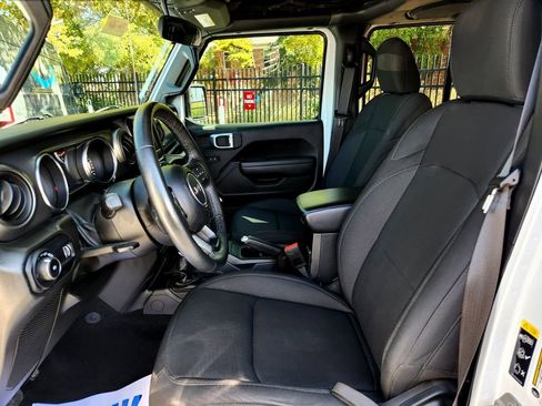 Used 2023 Jeep Wrangler Willys image 14