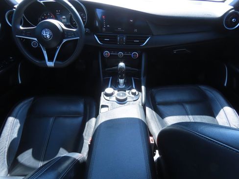Used 2019 Alfa Romeo Giulia w/ Nero Edizione image 7