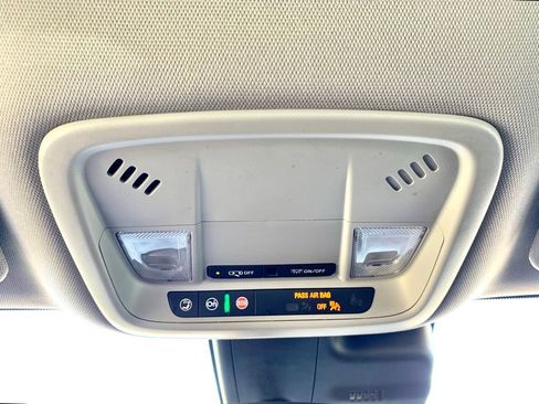 Used 2025 Chevrolet Malibu LT FWD image 35