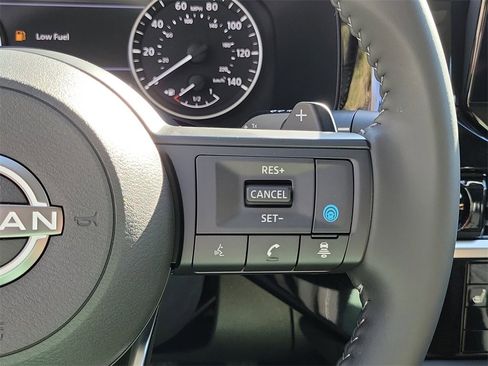 New 2025 Nissan Pathfinder SV image 7