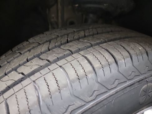 Used 2022 Toyota Highlander L image 31