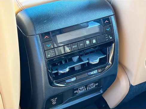 Used 2024 Jeep Grand Cherokee Summit AWD/4WD image 27