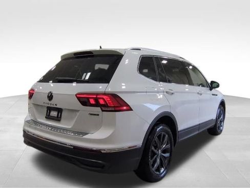 Used 2023 Volkswagen Tiguan SE AWD/4WD image 28