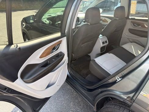 Used 2020 GMC Terrain SLE w/ Driver Convenience Package FWD image 30