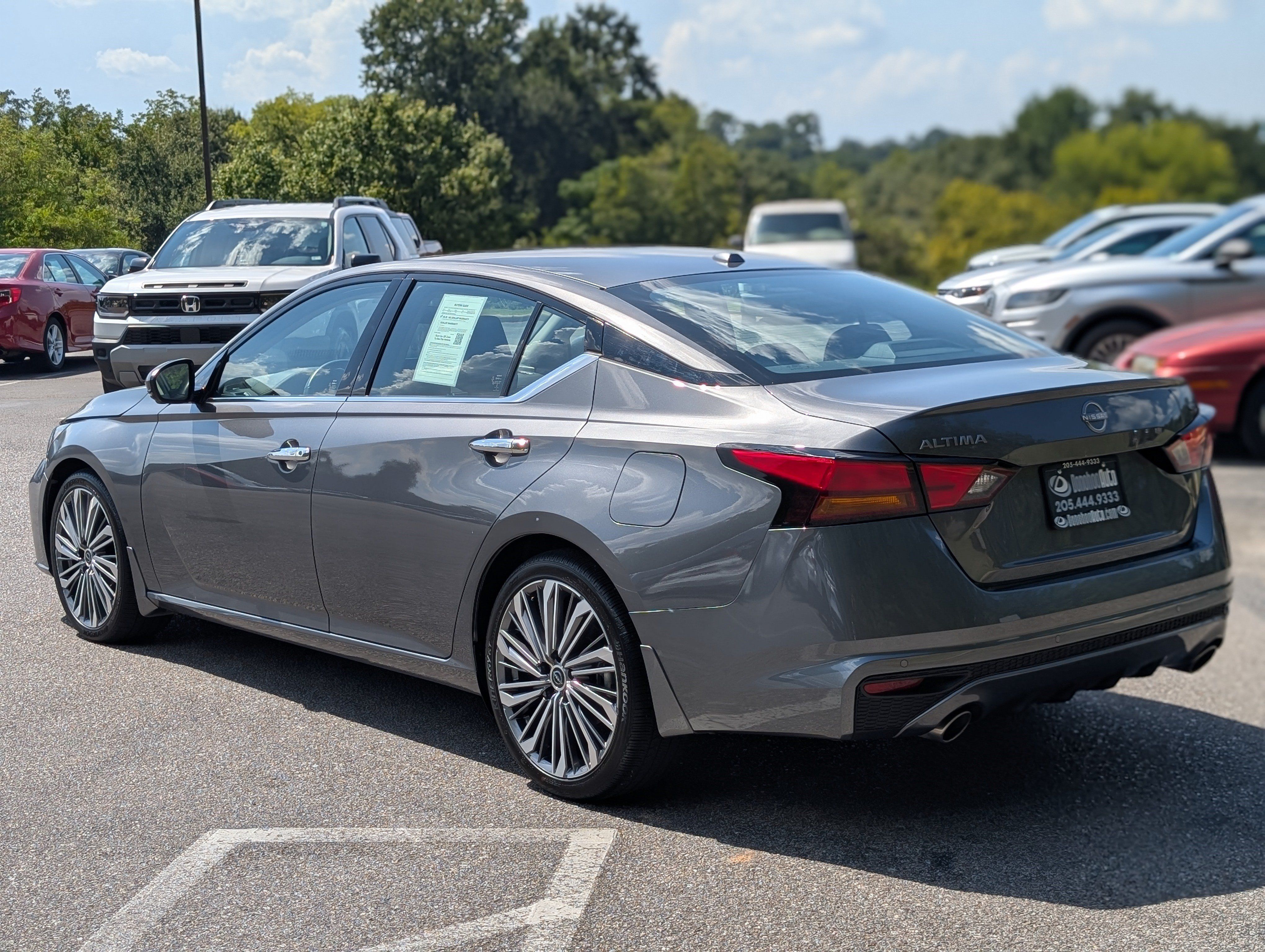 Used 2025 Nissan Altima 2.5 SL FWD image 7