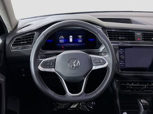 Certified 2023 Volkswagen Tiguan SE w/ Panoramic Sunroof Package AWD/4WD image 12